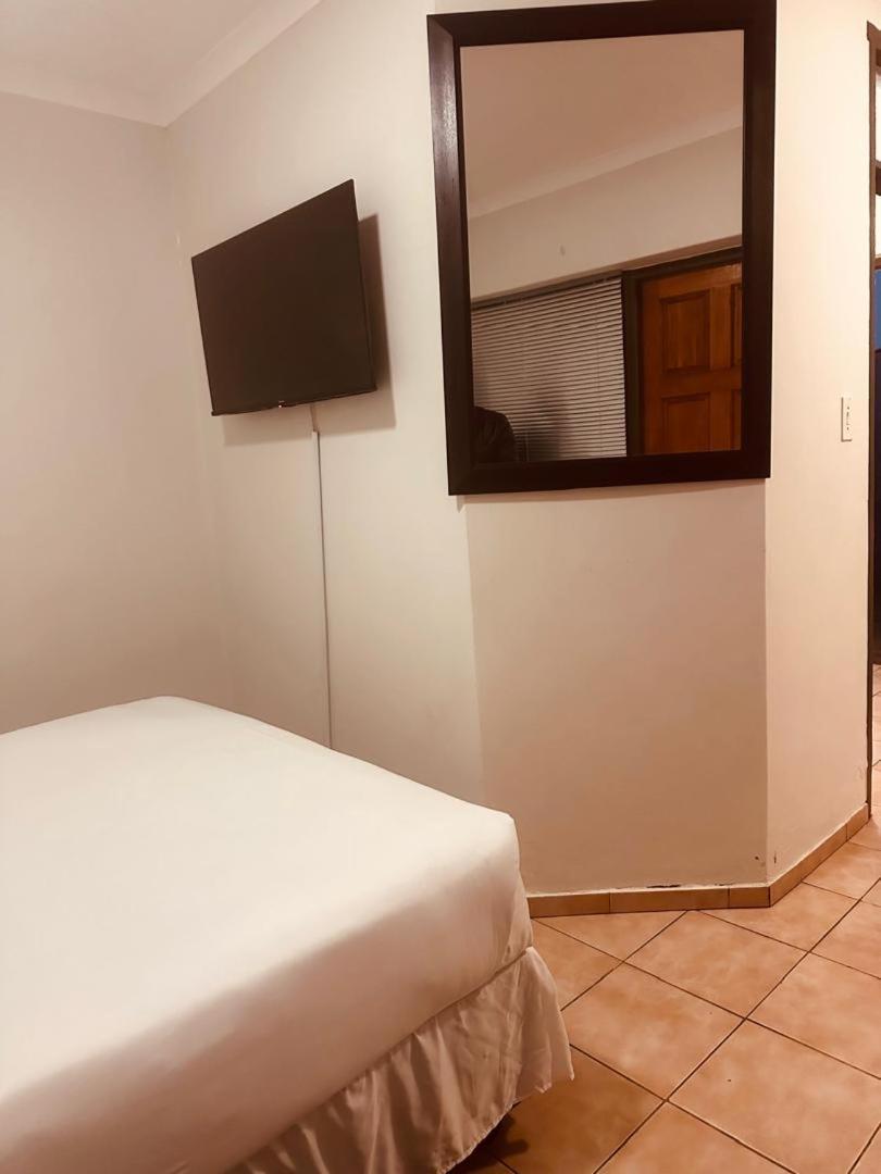 Coastwave Guest House Walvis Bay Ngoại thất bức ảnh